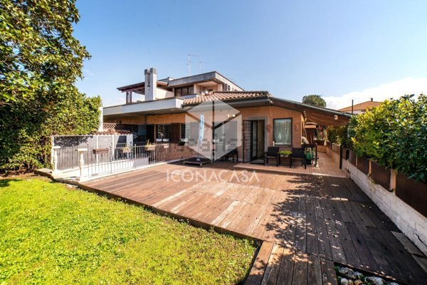casa indipendente in vendita a Roma in zona Alessandrino