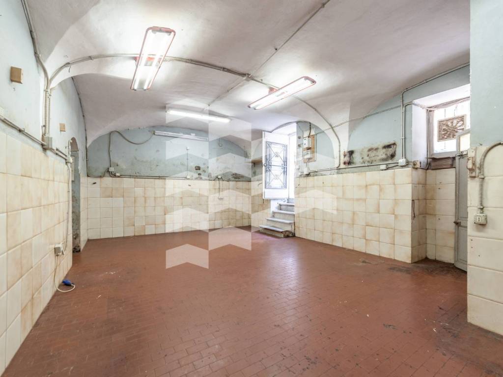 locale commerciale in vendita a Roma in zona Della Vittoria