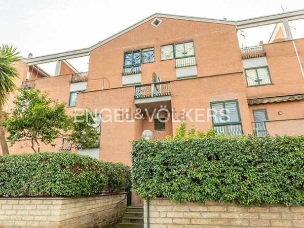 appartamento in vendita a Roma in zona Ostiense