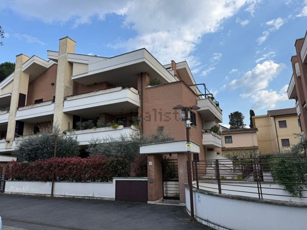 appartamento in vendita a Roma in zona Torre Gaia
