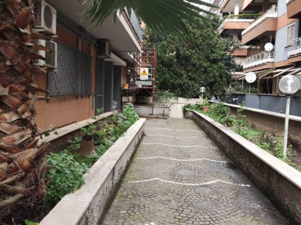 appartamento in vendita a Roma in zona Ostia