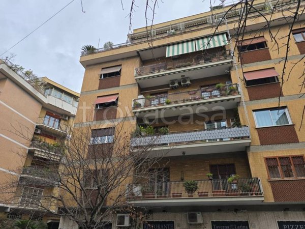 appartamento in vendita a Roma in zona Appio Latino