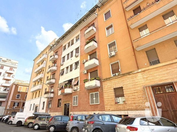 appartamento in vendita a Roma in zona Appio Latino
