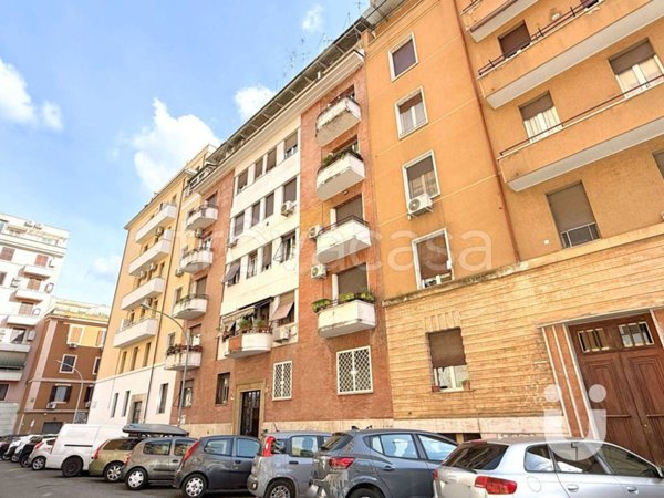 appartamento in vendita a Roma in zona Appio Latino