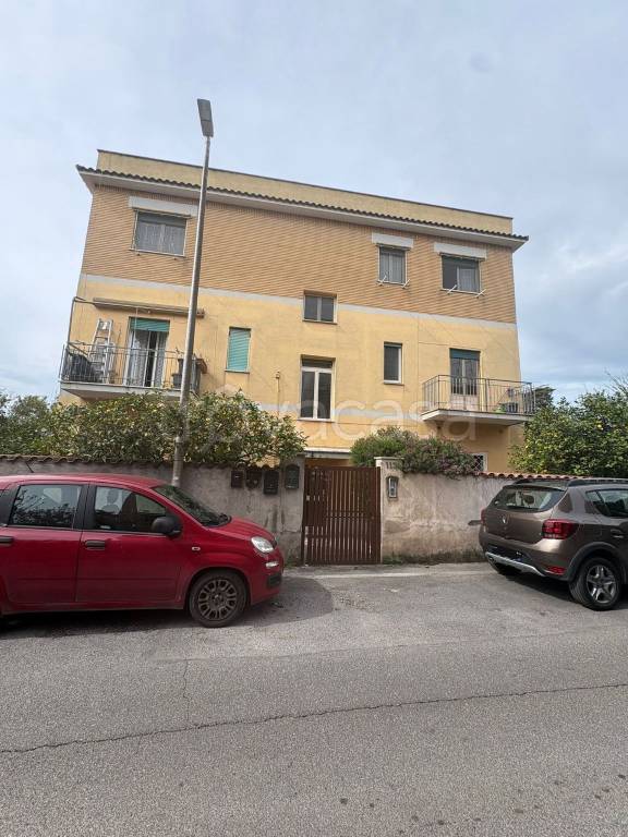 appartamento in vendita a Roma in zona Dragona/Bagnoletto