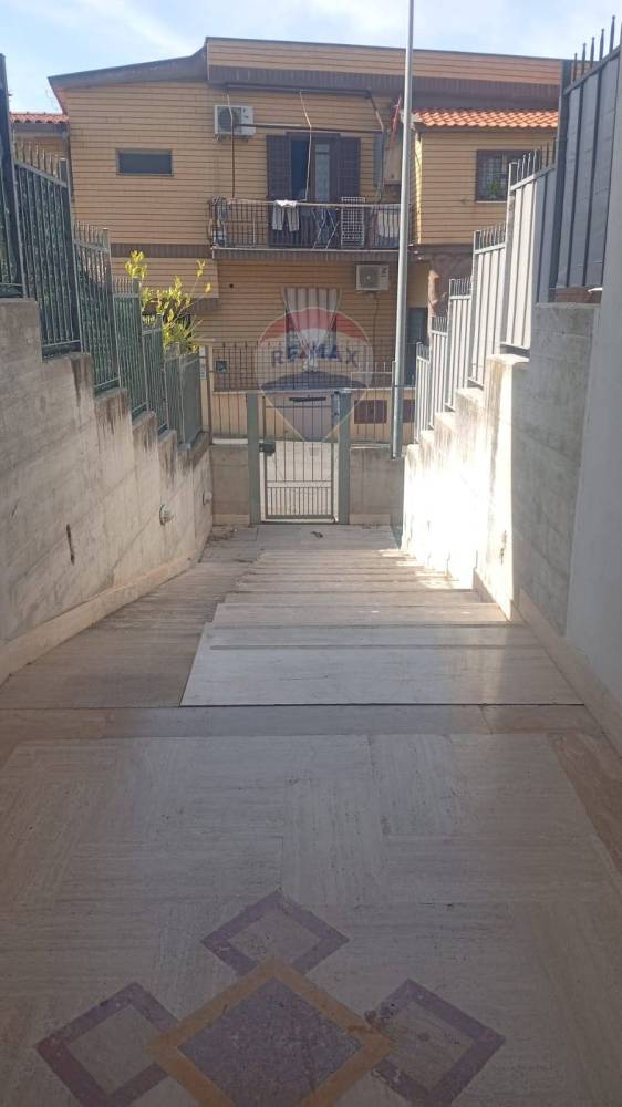 appartamento in vendita a Roma in zona Tor Bella Monaca