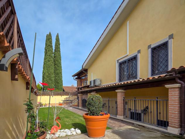 casa indipendente in vendita a Roma in zona Ostia Antica
