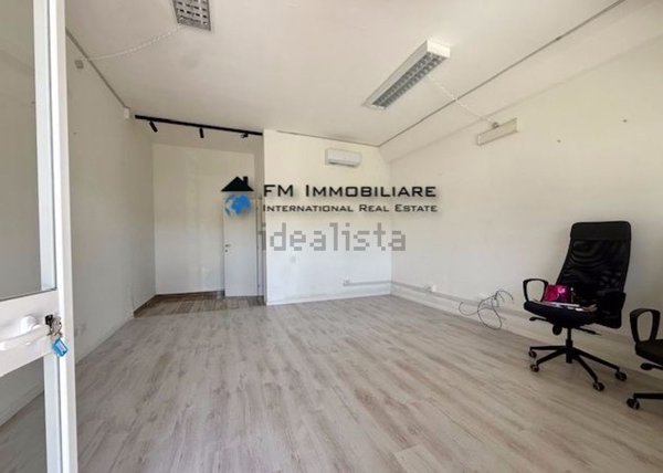 ufficio in vendita a Roma in zona Cesano
