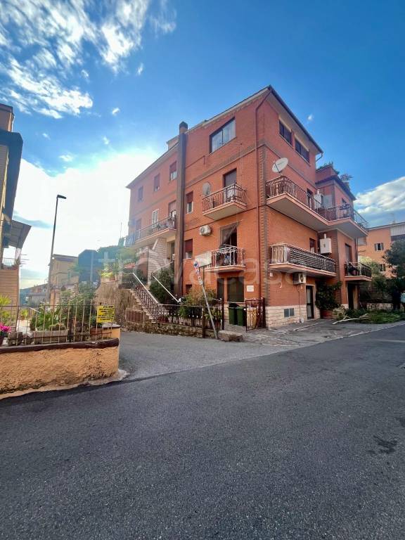 appartamento in vendita a Roma in zona Prima Porta