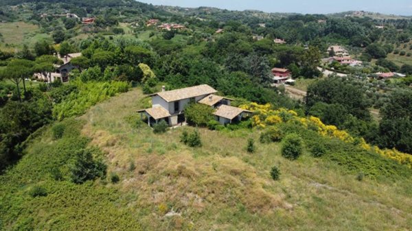 casa indipendente in vendita a Roma in zona Prima Porta