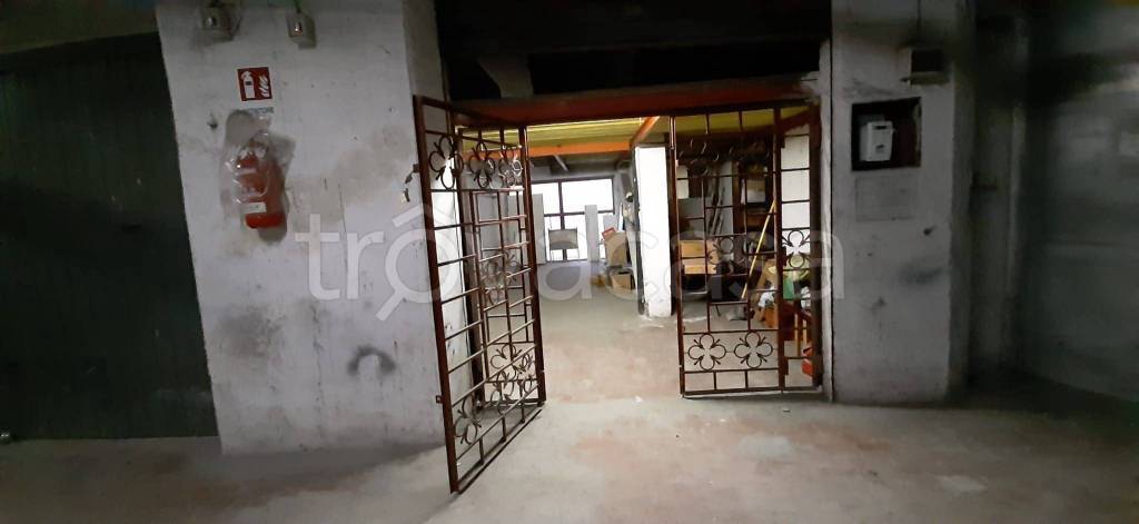 locale di sgombero in vendita a Roma in zona Ponte Mammolo