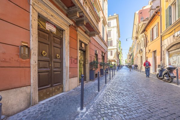 appartamento in vendita a Roma in zona Rione Monti/Campitelli
