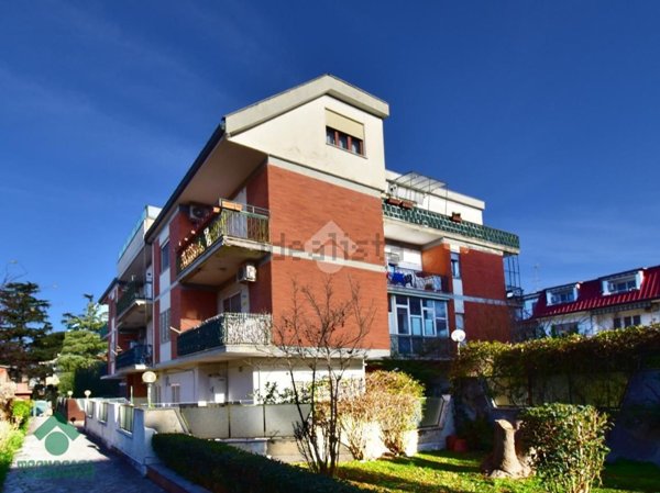 appartamento in vendita a Roma in zona Appio Claudio