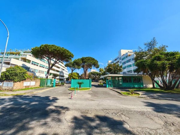 appartamento in vendita a Roma in zona Casal Palocco