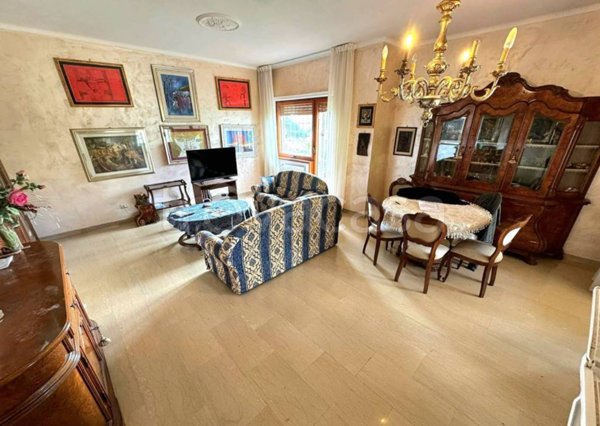 appartamento in vendita a Roma in zona Corviale