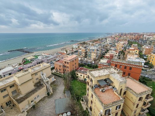 appartamento in vendita a Roma in zona Ostia