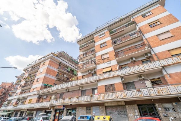 appartamento in vendita a Roma in zona Prenestino-Labicano
