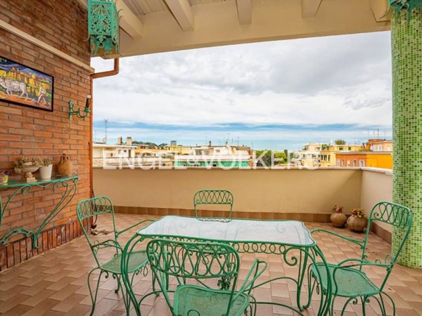 appartamento in vendita a Roma in zona Gianicolense