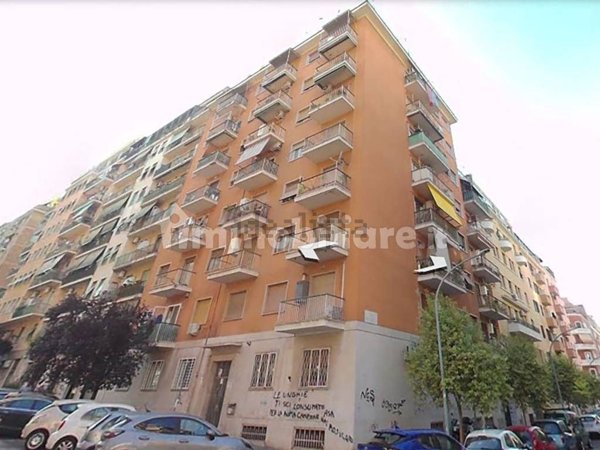 appartamento in vendita a Roma in zona Tuscolano