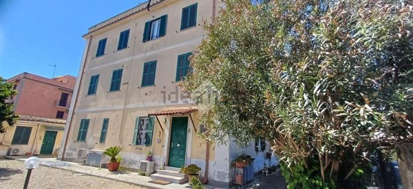 appartamento in vendita a Roma in zona Appio Pignatelli