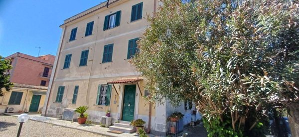 appartamento in vendita a Roma in zona Appio Pignatelli