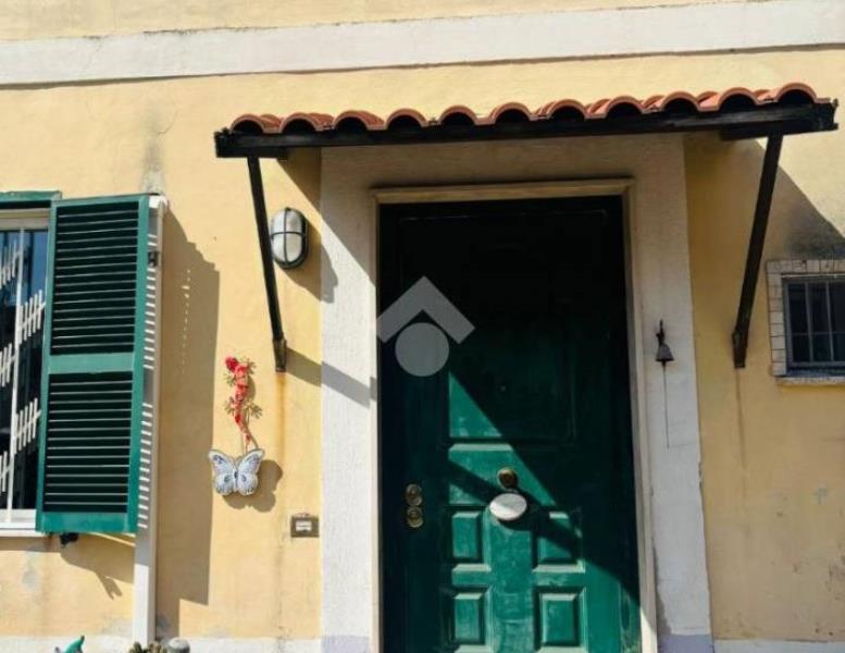 appartamento in vendita a Roma in zona Appio Pignatelli