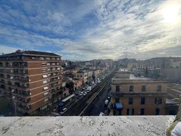 appartamento in vendita a Roma in zona Prenestino-Labicano