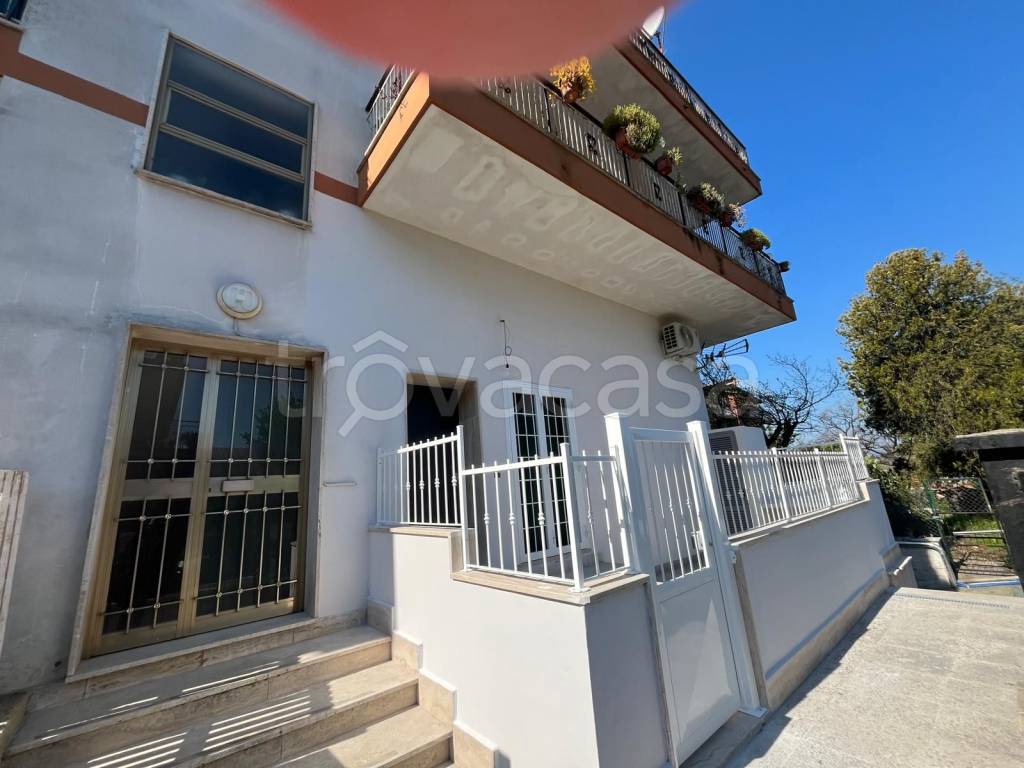 appartamento in vendita a Roma in zona Selva Candida