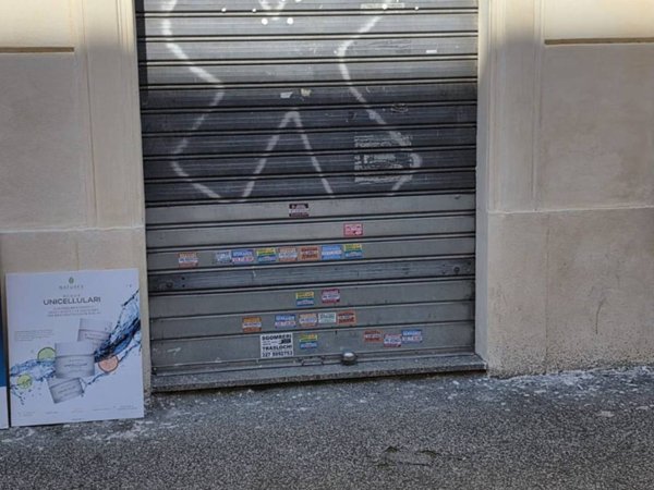 negozio in vendita a Roma in zona San Basilio