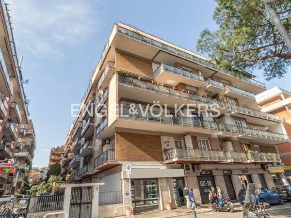 appartamento in vendita a Roma in zona Ardeatino