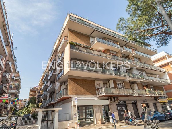 appartamento in vendita a Roma in zona Ardeatino
