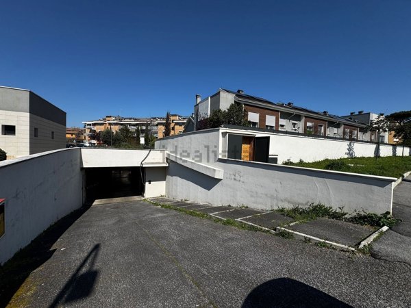 casa indipendente in vendita a Roma in zona Colle del Sole