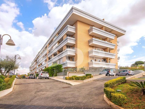 appartamento in vendita a Roma in zona Ostiense
