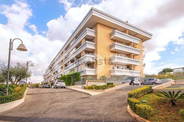 appartamento in vendita a Roma in zona Ostiense