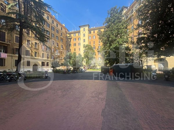 ufficio in vendita a Roma in zona Rione Prati