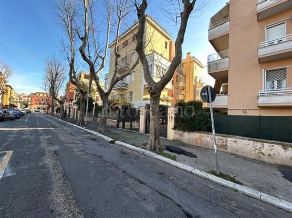 appartamento in vendita a Roma in zona Ostia