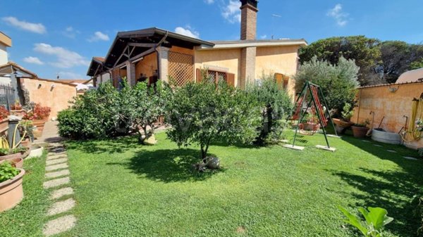 casa indipendente in vendita a Roma in zona Dragona/Bagnoletto
