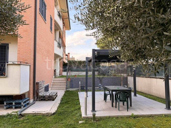 appartamento in vendita a Roma in zona Torre Gaia