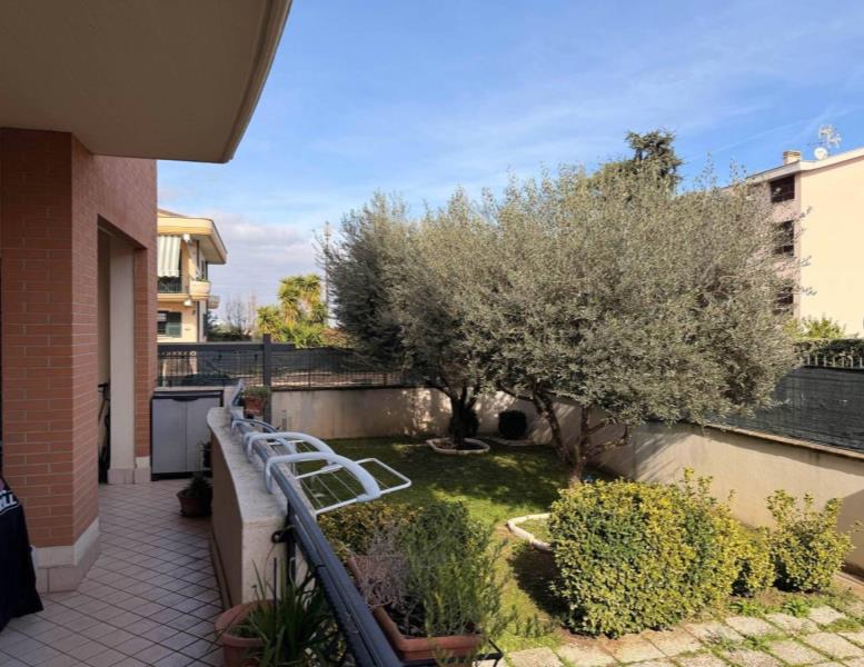 appartamento in vendita a Roma in zona Torre Gaia