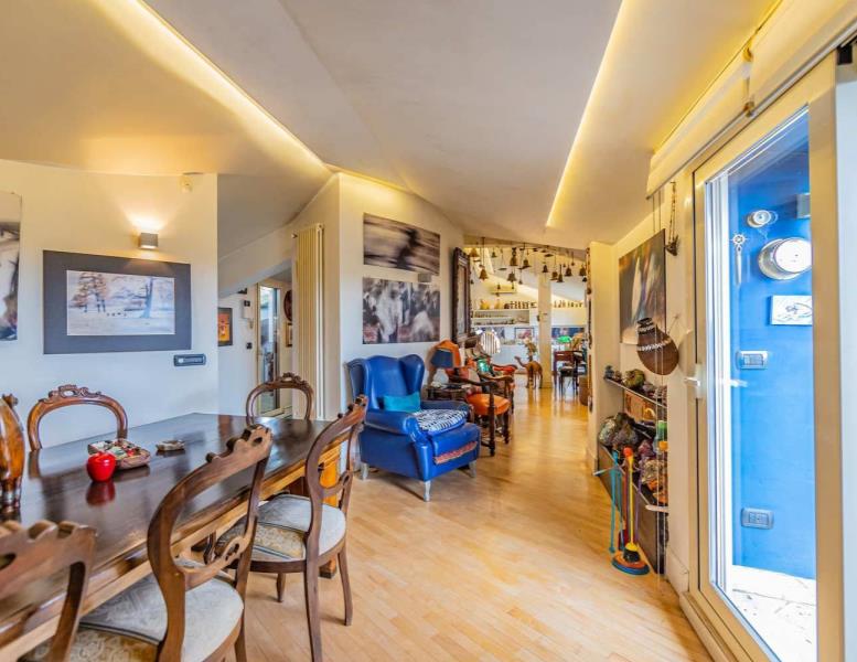 appartamento in vendita a Roma in zona Appio Claudio