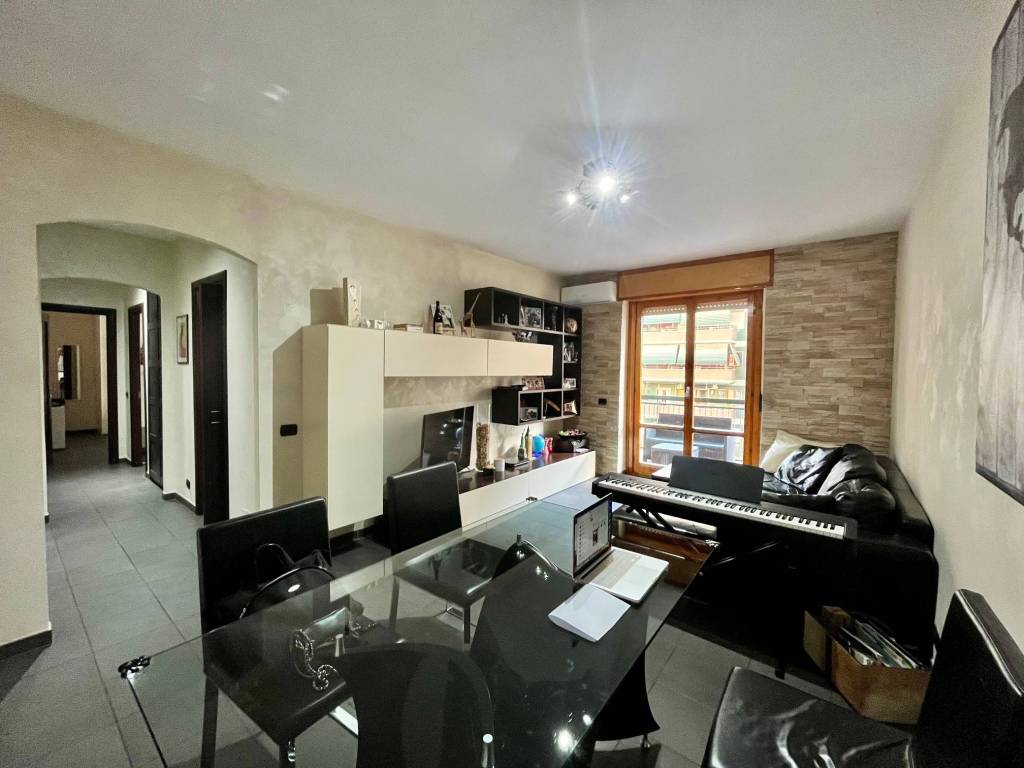 appartamento in vendita a Roma in zona Cinecittà