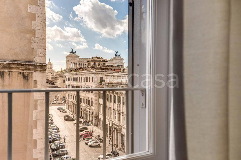 appartamento in vendita a Roma in zona Rione Monti/Campitelli