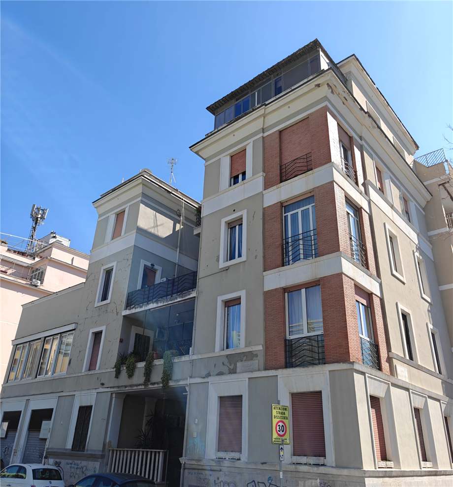 appartamento in vendita a Roma in zona Ostia