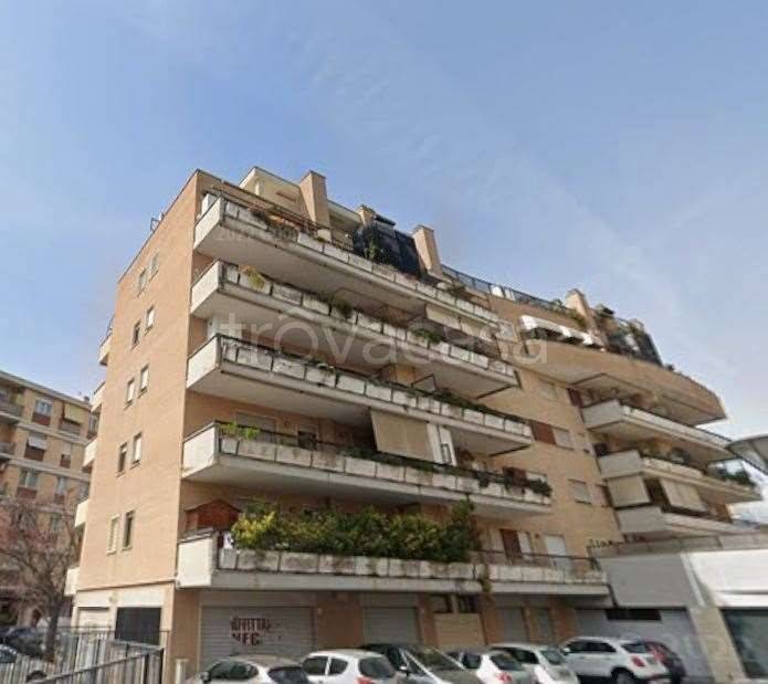 appartamento in vendita a Roma in zona Ostia