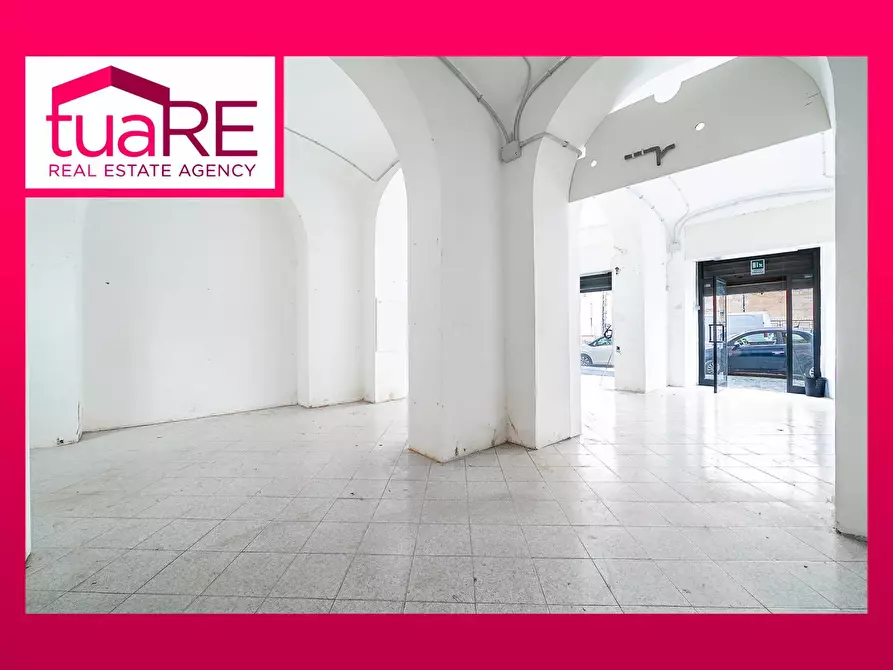 negozio in vendita a Roma in zona Esquilino