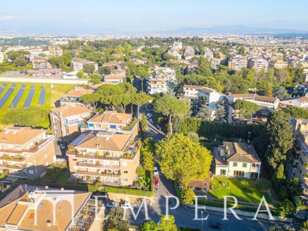 casa indipendente in vendita a Roma