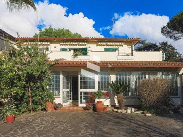 casa indipendente in vendita a Roma in zona Castel di Leva