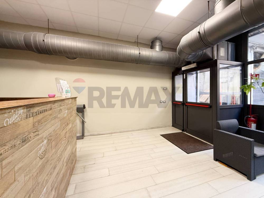 locale commerciale in vendita a Roma in zona Prenestino-Centocelle