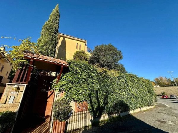 casa indipendente in vendita a Roma