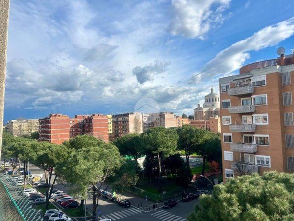 appartamento in vendita a Roma in zona Ostiense